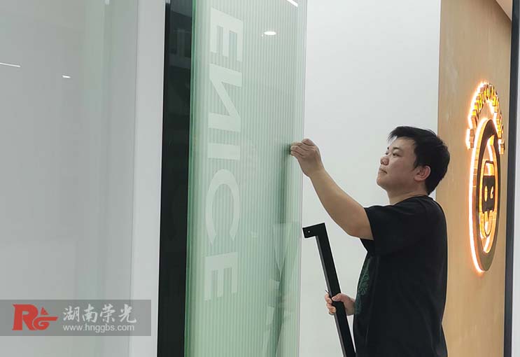 �L(zh��ng)ɳ���½����W(xu��)У�����NĤ��ˇ ĥɰ�����NĤ