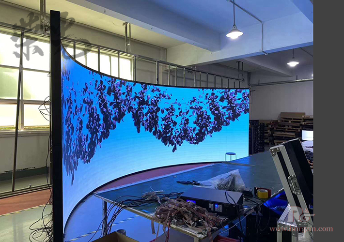 長(zhǎng)沙弧面顯示屏